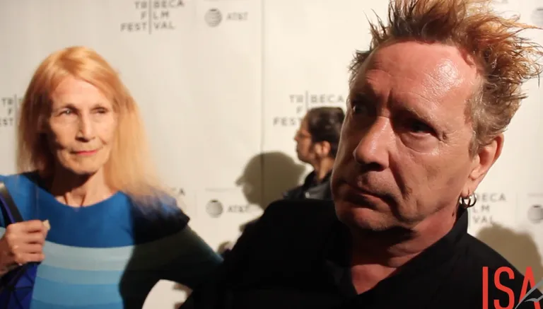 John Lydon (paremal) koos oma abikaasa Noraga International Screenwriters' Associationi üritusel.