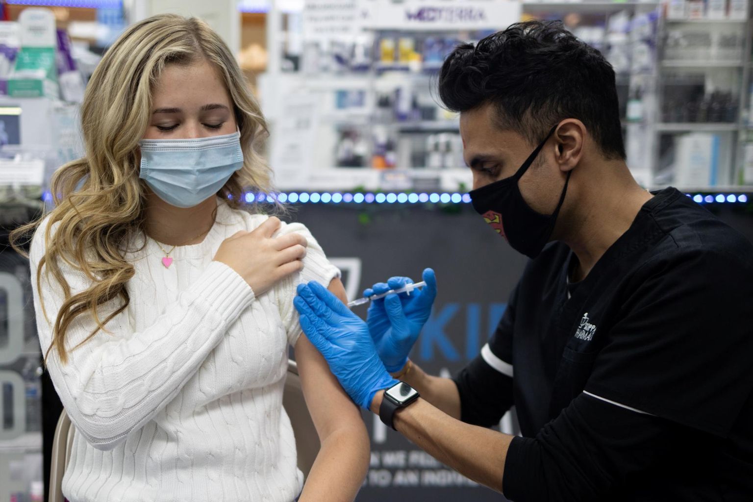 13-aastane Grace Mondillo sai kolmapäeval Pfizer-BioNTechi vaktsiini Pennsylvania osariigis.