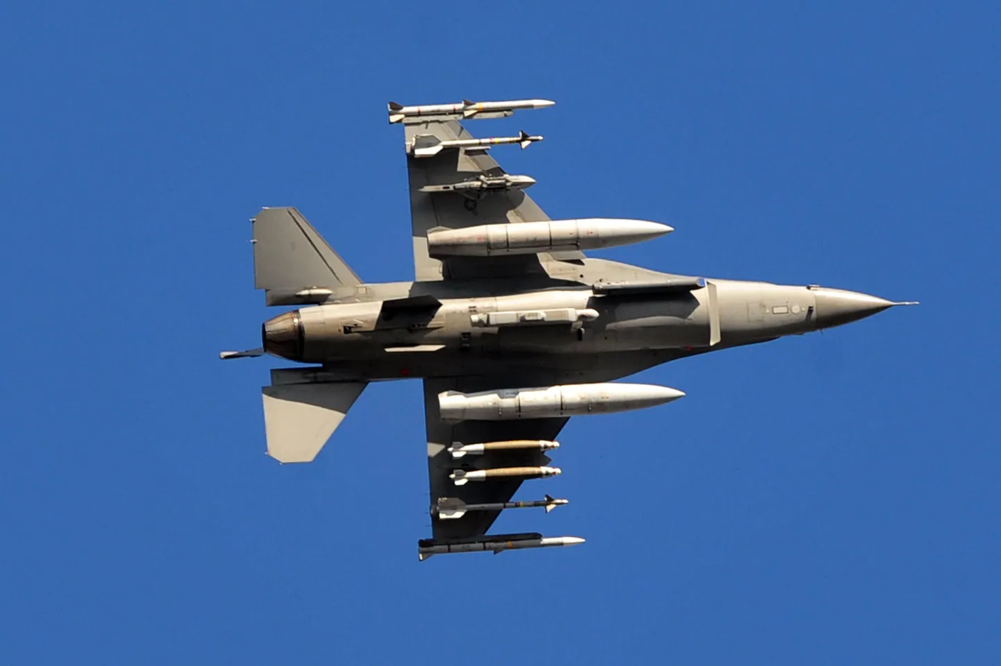 F-16