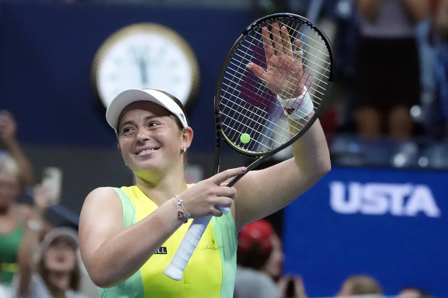 Latvijas tenisiste Aļona Ostapenko.