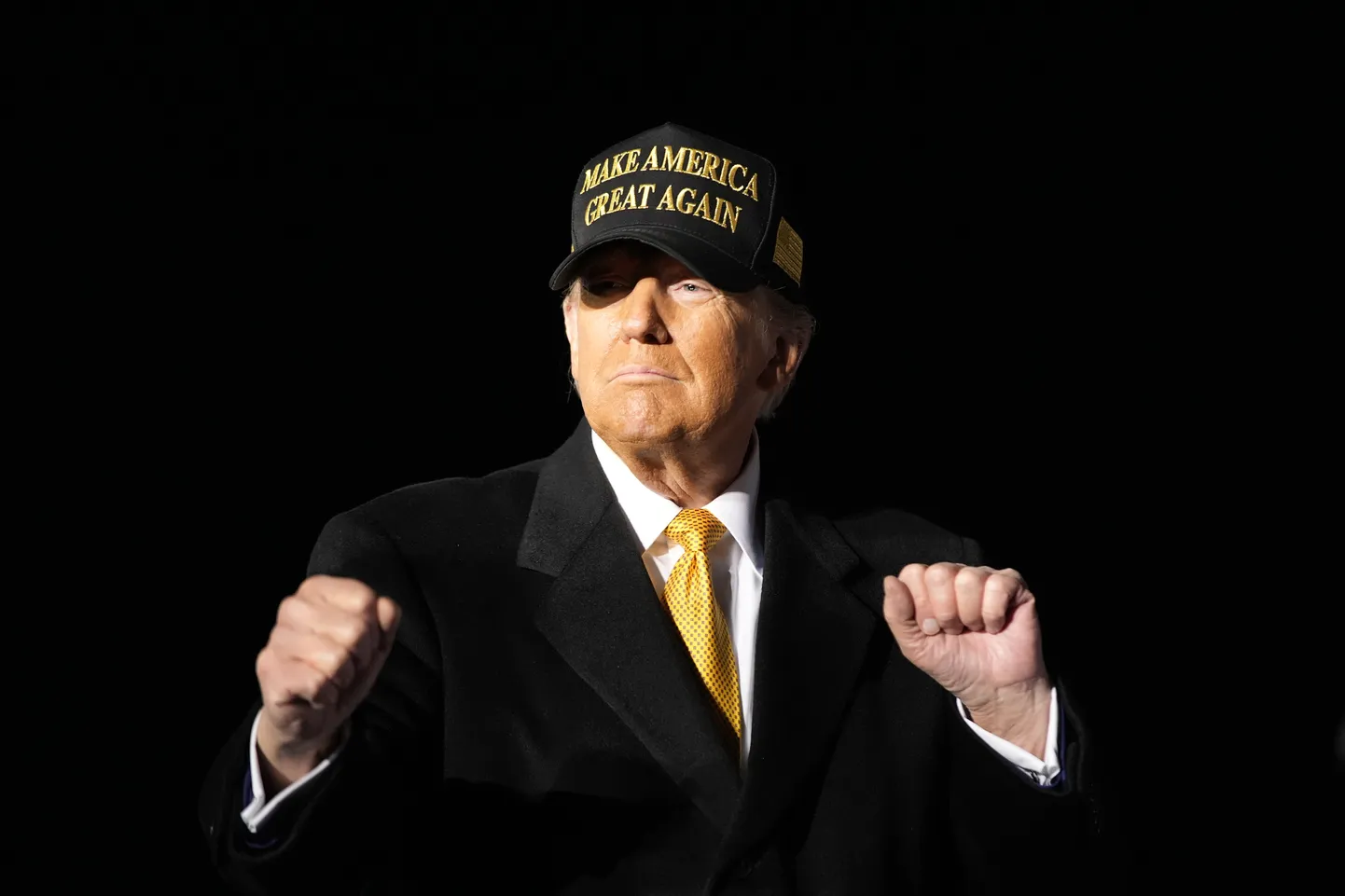 Vabariiklaste presidendikandidaat Donald Trump eile Michigani osariigis Traverse City lennujaamas pärast kampaaniaüritust.