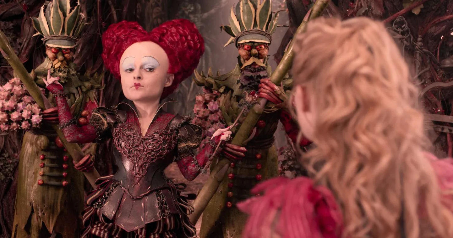 «Alice peeglitagusel maal». Iracebeth ehk Punane Kuninganna (Helena Bonham Carter)