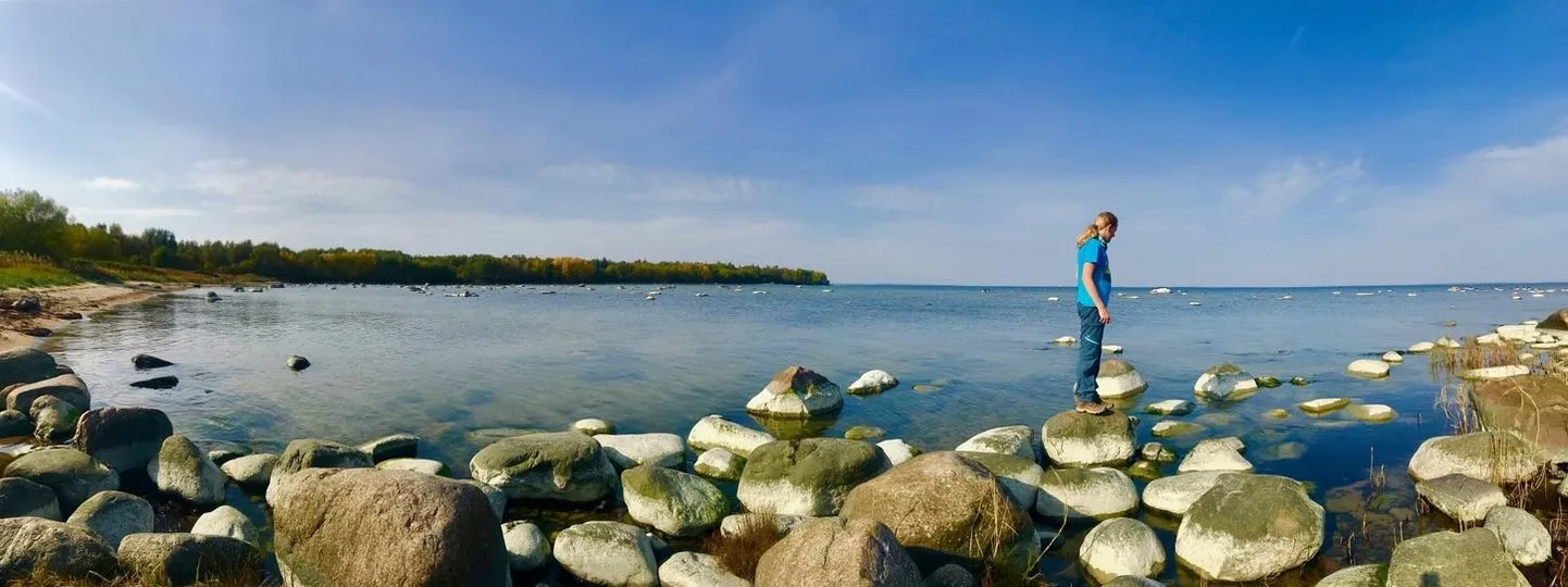 Sügisel on rannas paremgi kui suvel – rahvast on vähe, pehme päike ei kipu enam kõrvetama ja väga meeldiv on seal niisama mõnuleda. FOTO: Kristina Herodes