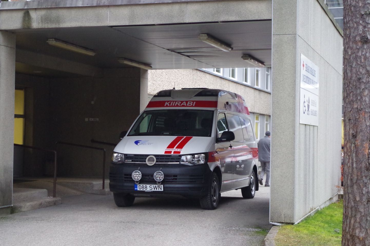 Jalakäija toimetati Lõuna-Eesti haiglasse. Foto on illustratiivne.