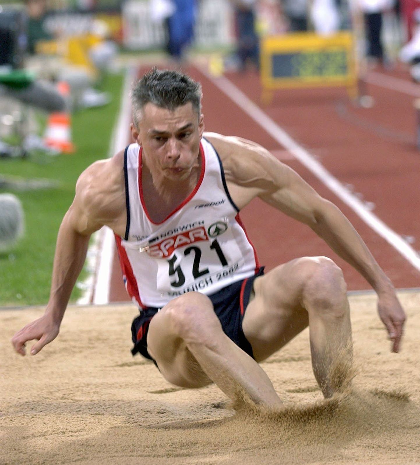 Jonathan Edwards 2002. aasta Müncheni Euroopa meistrivõistlustel, kus võidetud pronks oli tema karjääri viimane tiitlivõistluste medal.