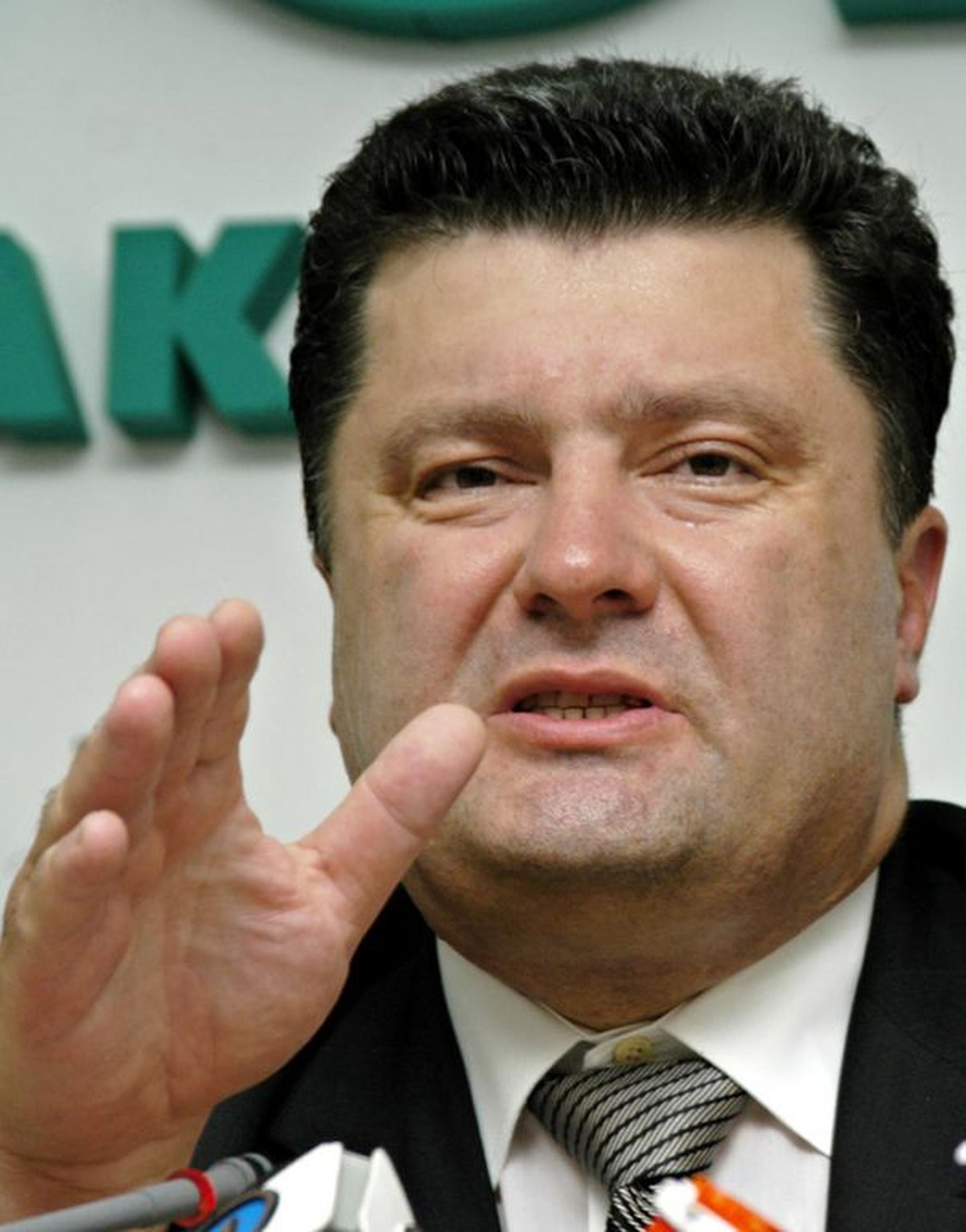 Korruptsioonisüüdistuste tõttu ametist tagasi astunud Petro Poroenko