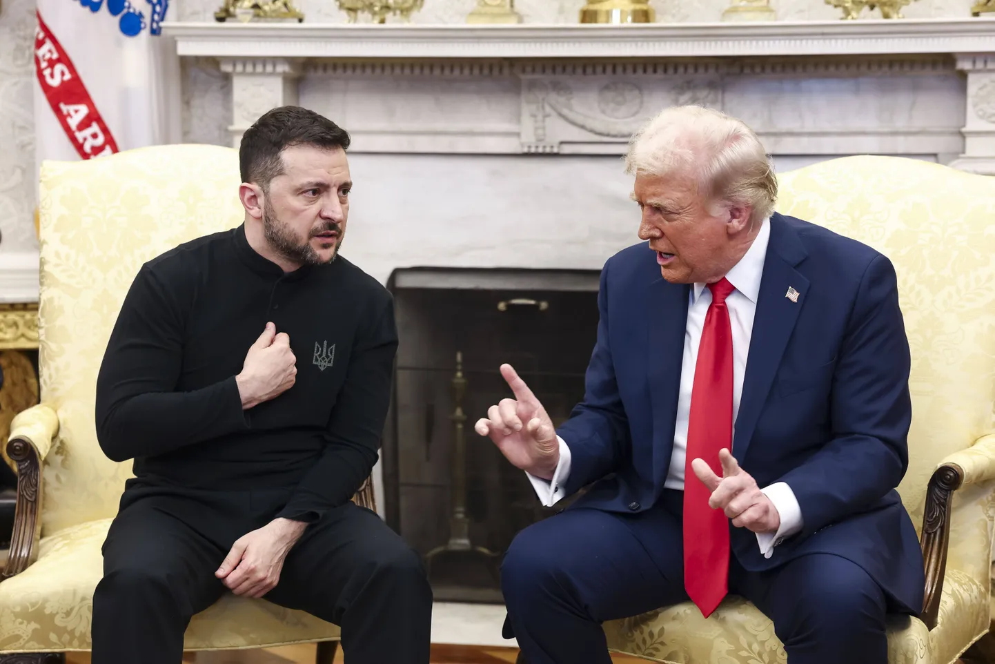 Volodõmõr Zelenskõi ja Donald Trump reedel ovaalkabinetis.