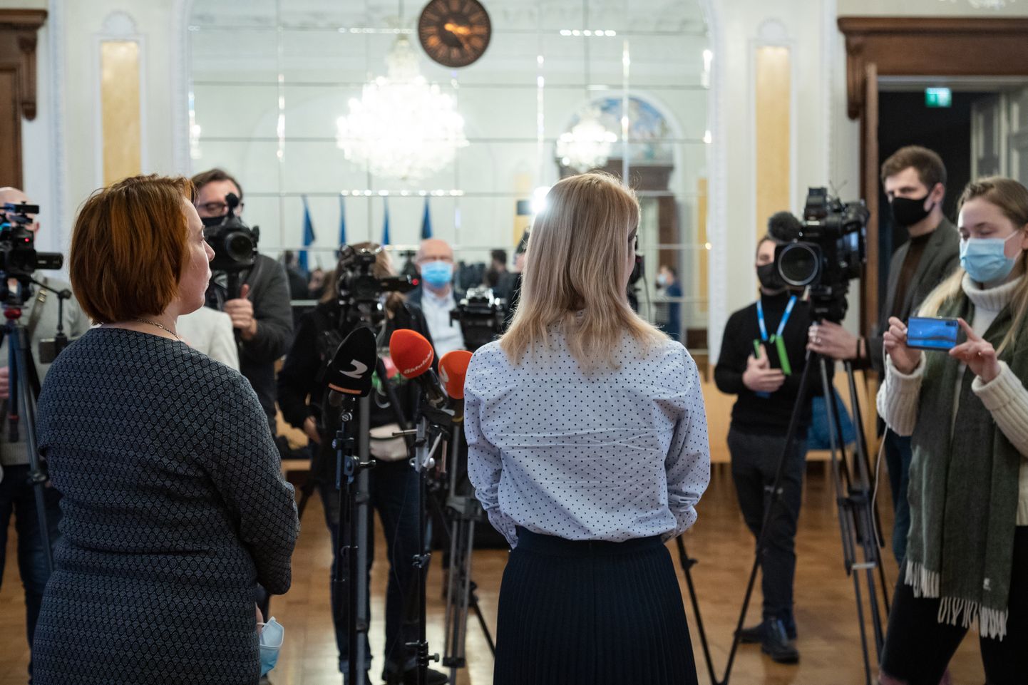Mailis Reps ja Kaja Kallas koalitsioonikõneluste kohta kommentaare jagamas