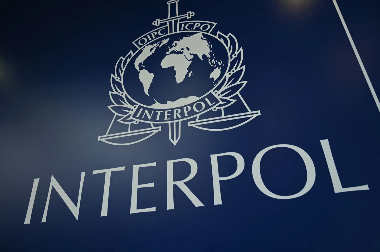 Interpols.