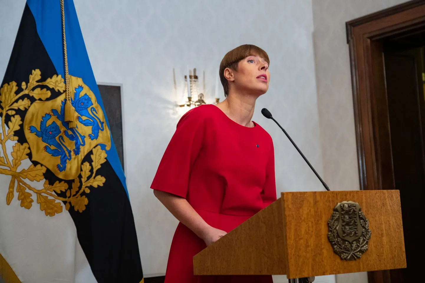 President Kersti Kaljulaid vabandas eile Illar Lemetti ees. «Tänase otsusega tegi Vabariigi Valitsus enda ja ühe ministri probleemist terve ühiskonna probleemi,» lausus ta.