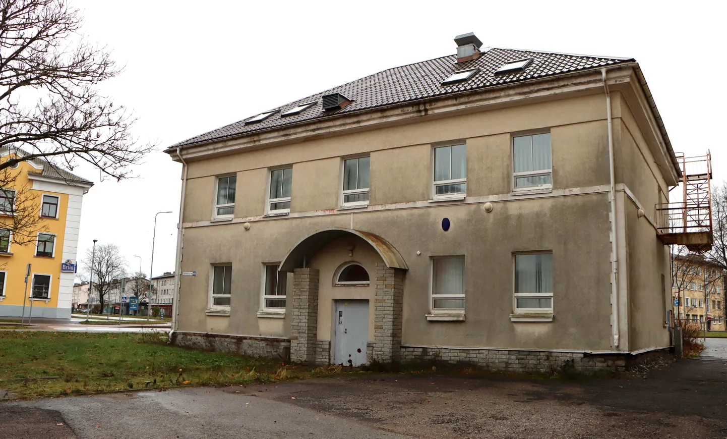 See hoone on plaanis lähiajal hotelliks ümber ehitada.