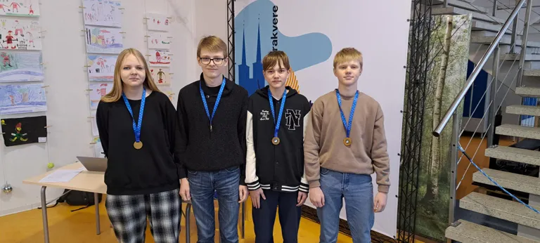 Võidukas Rakvere reaalkooli võistkond.