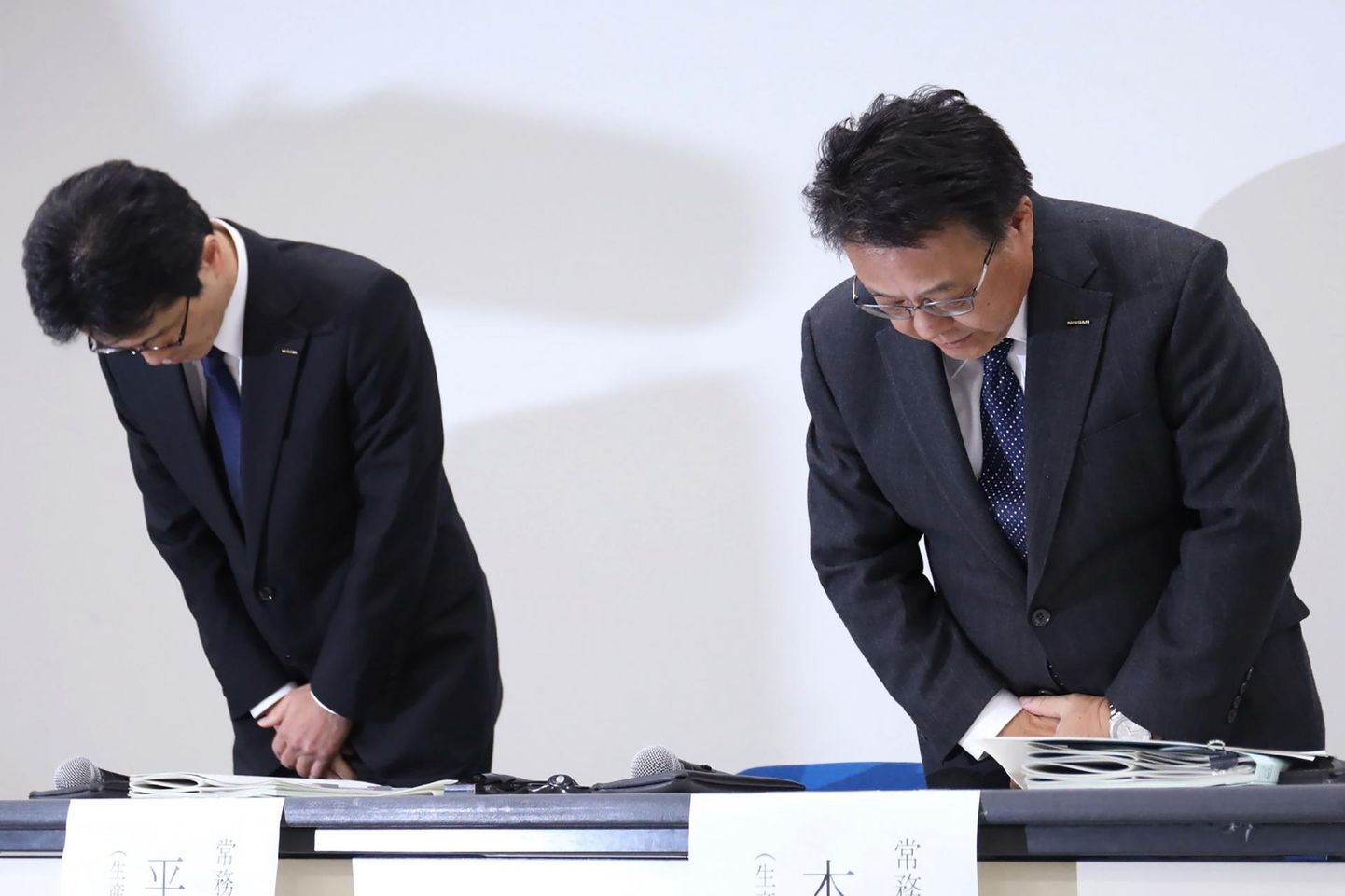 Nissani asepresidendid Teiji Hirata (vasakul) ja Seiji Honda.