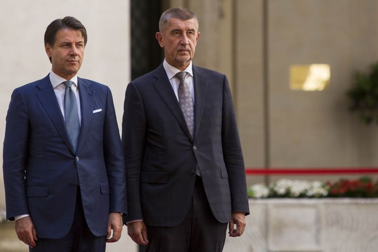 Itaalia peaminister Giuseppe Conte (vasakul) ja tema Tšehhi ametivend Andrej Babiš.