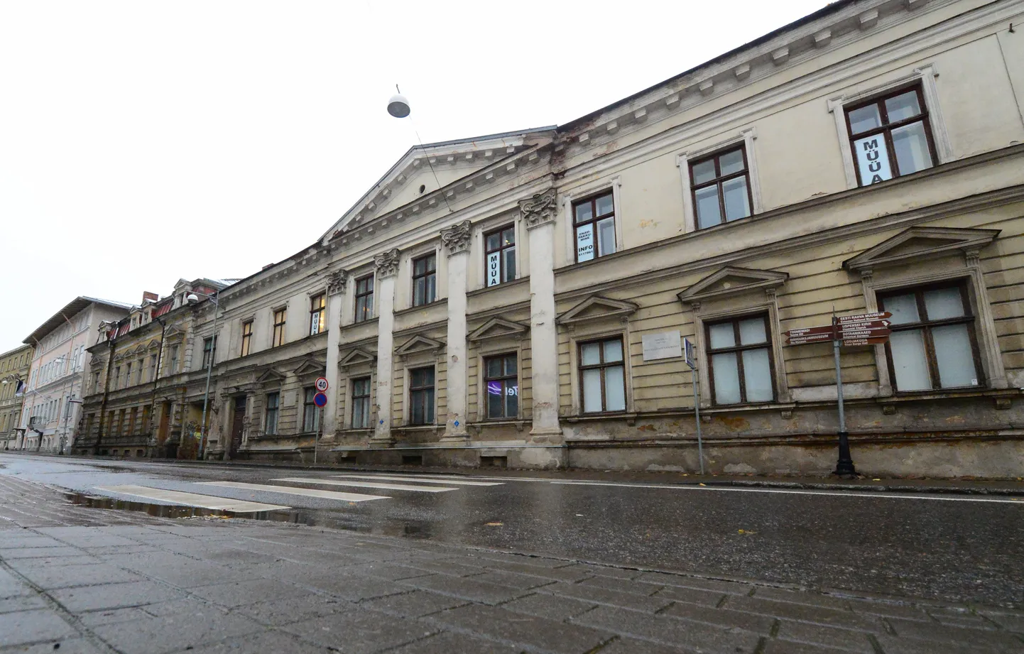 Laial tänava hoonete uus omanik peab arvestama seda, et muinsuskaitse­alused hooned vajavad renoveerimist nii seest kui väljast.