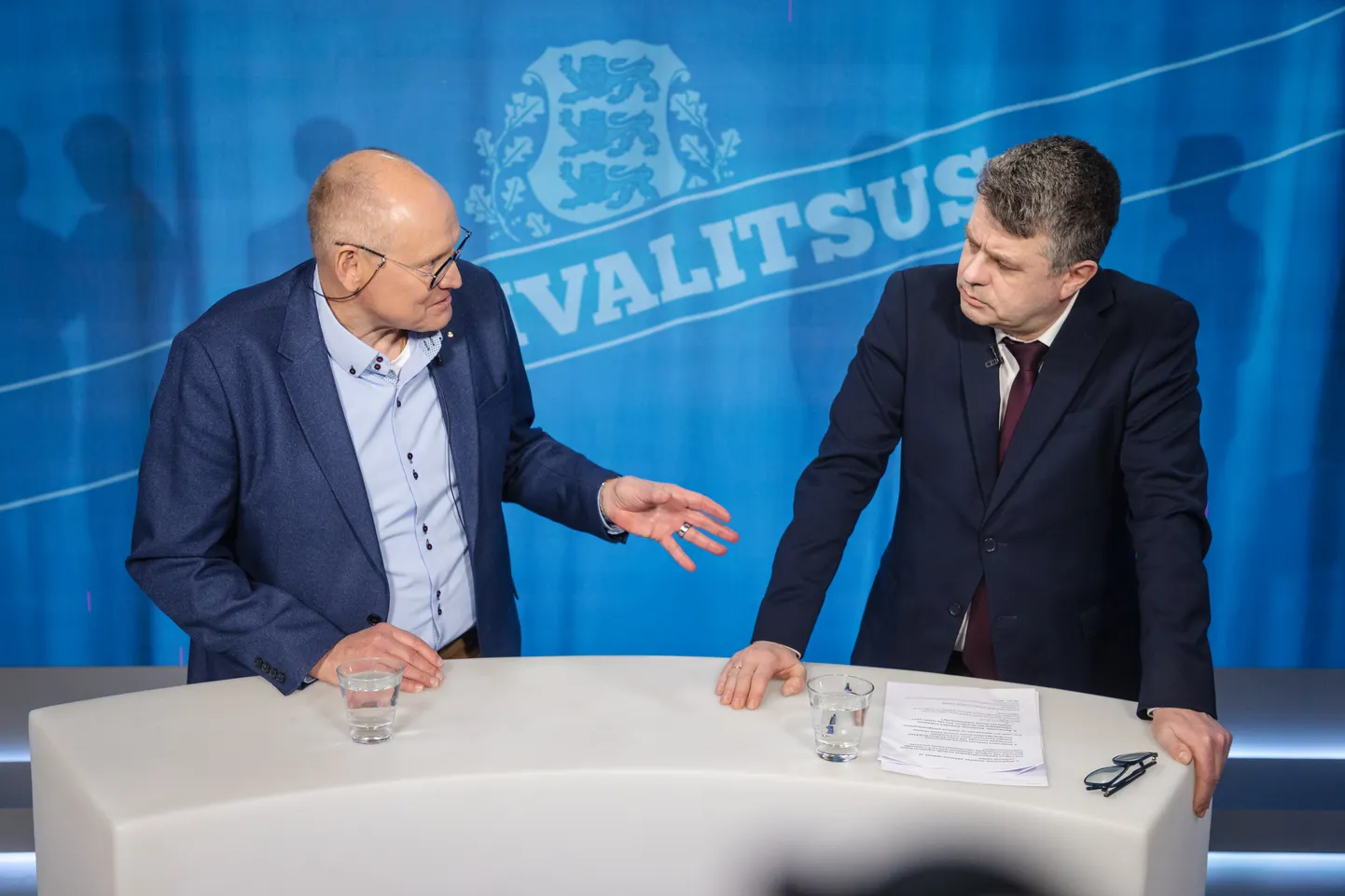 Saade "Varivalitsus". Stuudios on Raivo Vare, saatejuht on Urmas Reinsalu.