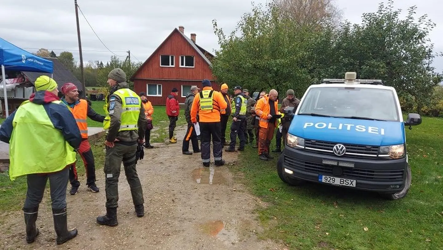 Kaduma läinud naise otsinguid alustati tema kodutalu juurest.