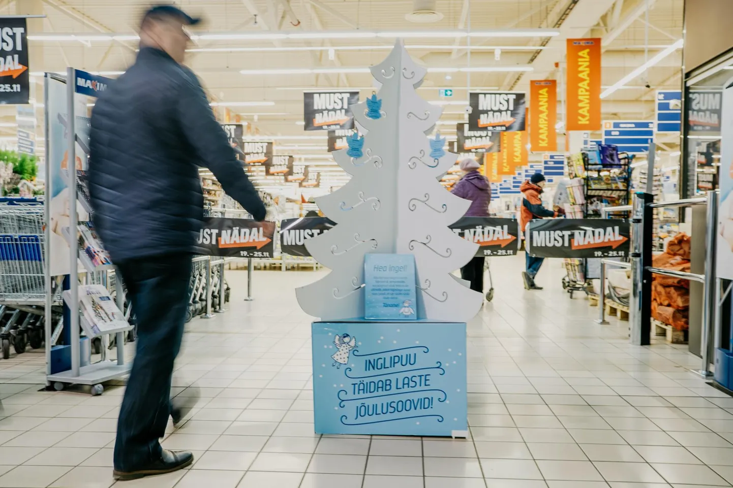 Pärnu Maxima inglipuu.
