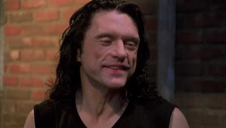 Filmi «The Room» stsenarist, režissöör, produtsent ning peaosatäitja Tommy Wiseau. Tema mineviku kohta ei ole palju teada.