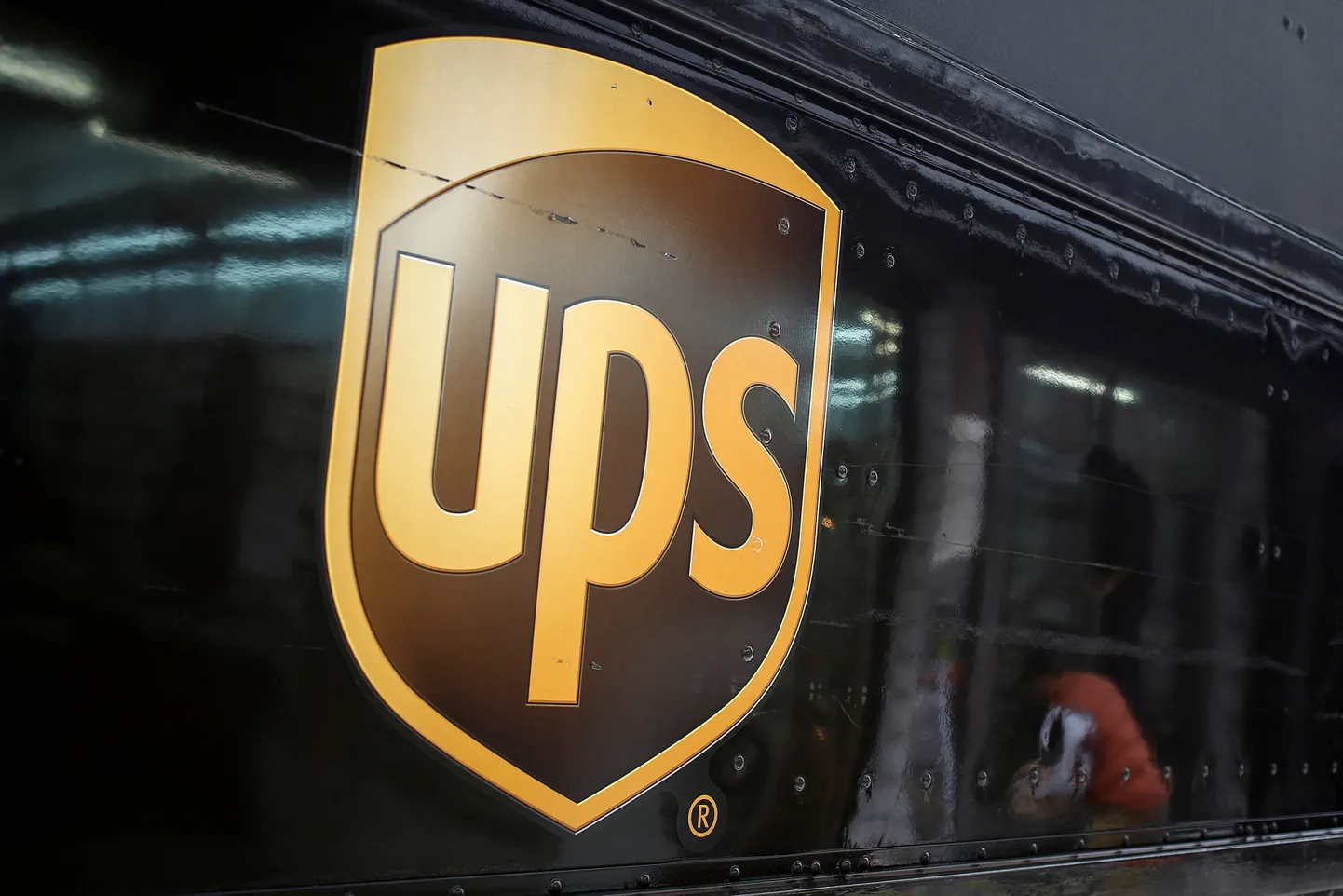 UPS