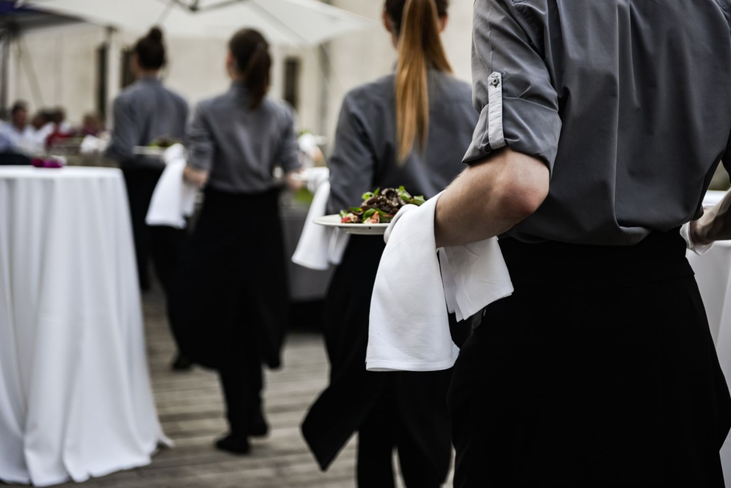 Homme selguvad Eesti parimad noored restoraniteenindajad