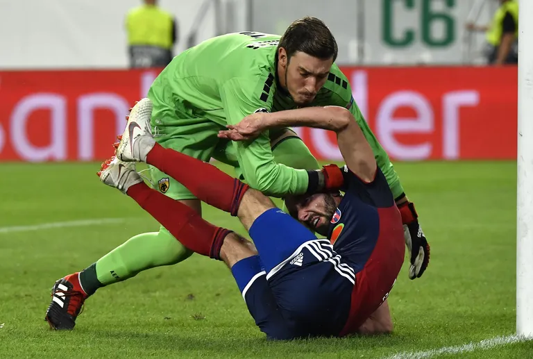 Ungarlaste Vidi ja Kreeka AEK tulises kohtumises nähti koguni kahte punast kaarti.