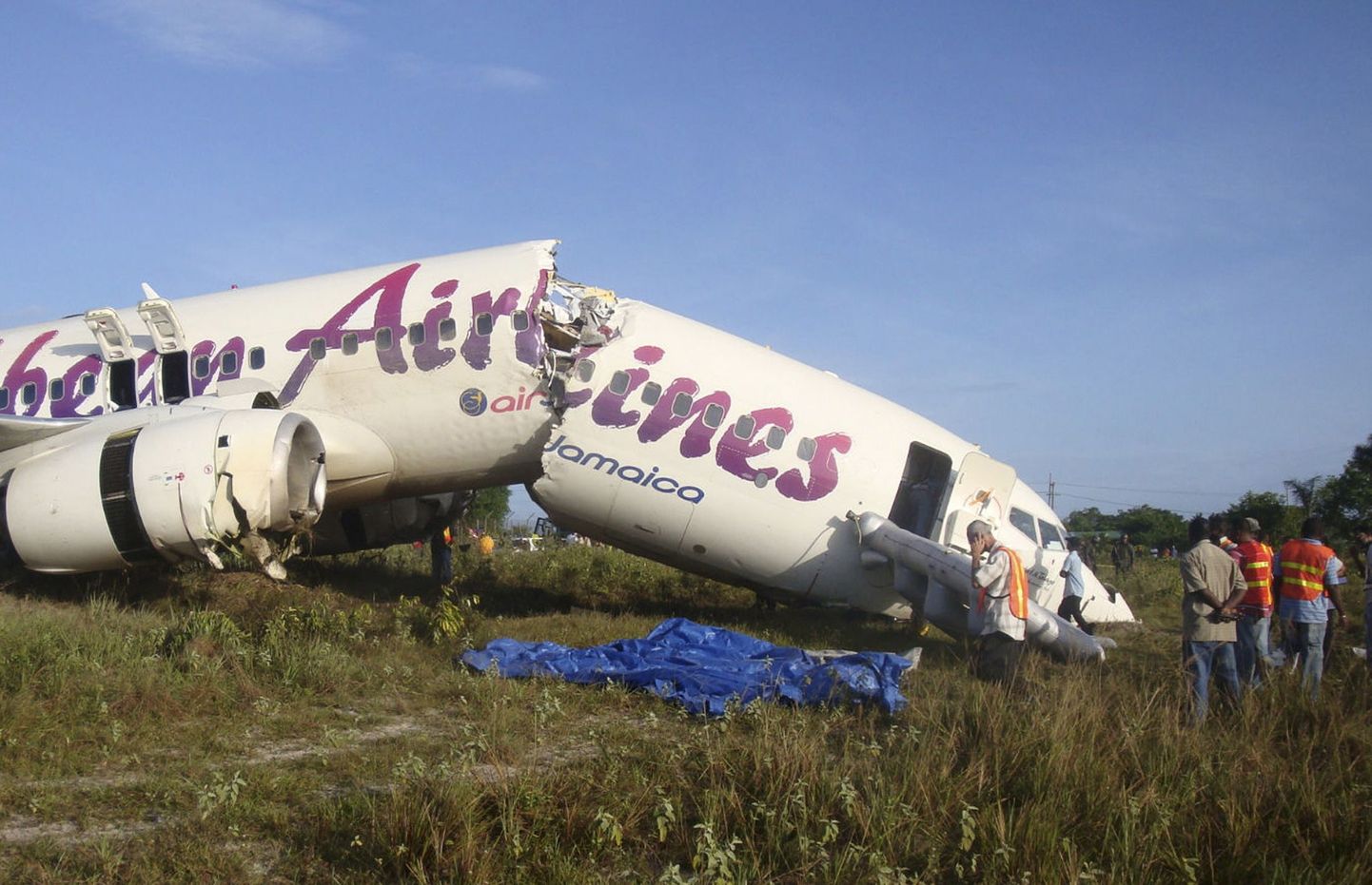 Õnnetuses purunenud lennuk