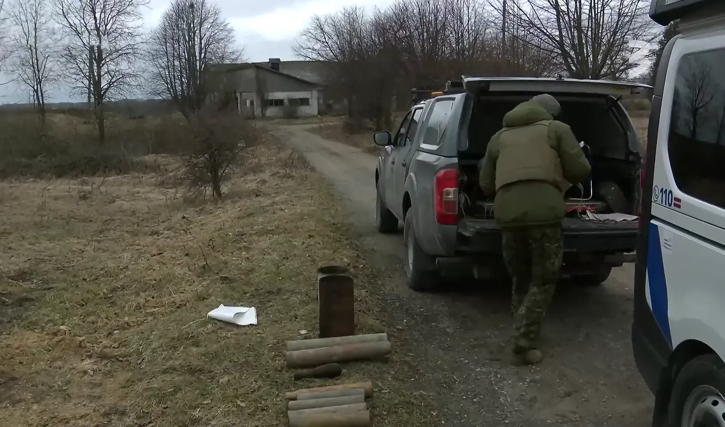 Житель Курземе вскрывал боевые снаряды, чтобы получить цветной металл. Все закончилось взрывом