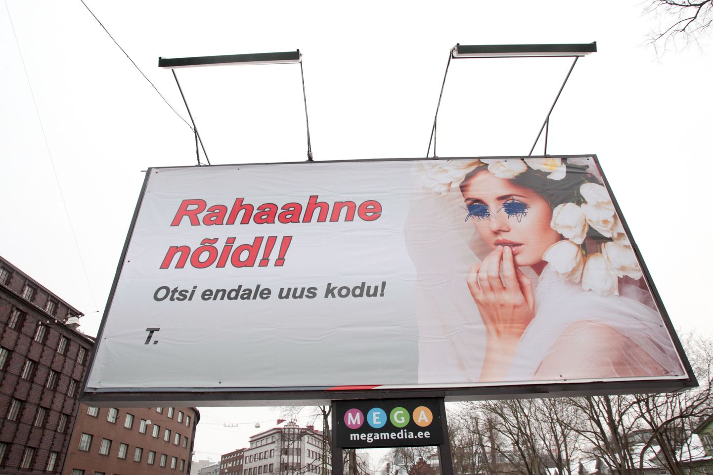 Reklaamplakat Pärnu maantee ääres.