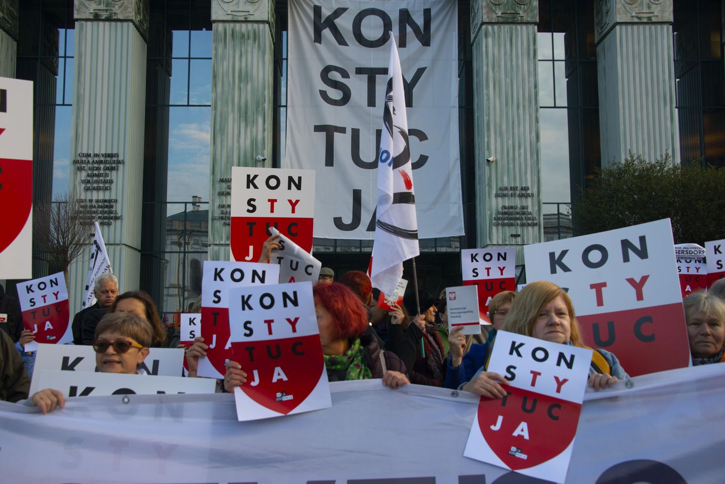 Meeleavaldus Poola kohtureformi vastu Varssavis eelmisel nädalal.