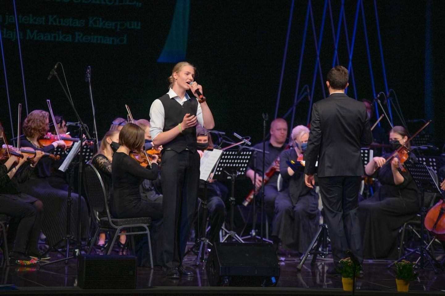 Oma vanuserühmas laulis ennast esikohale Viljandi muusikakooli õpilane Karl-Vahur Vingisaar.