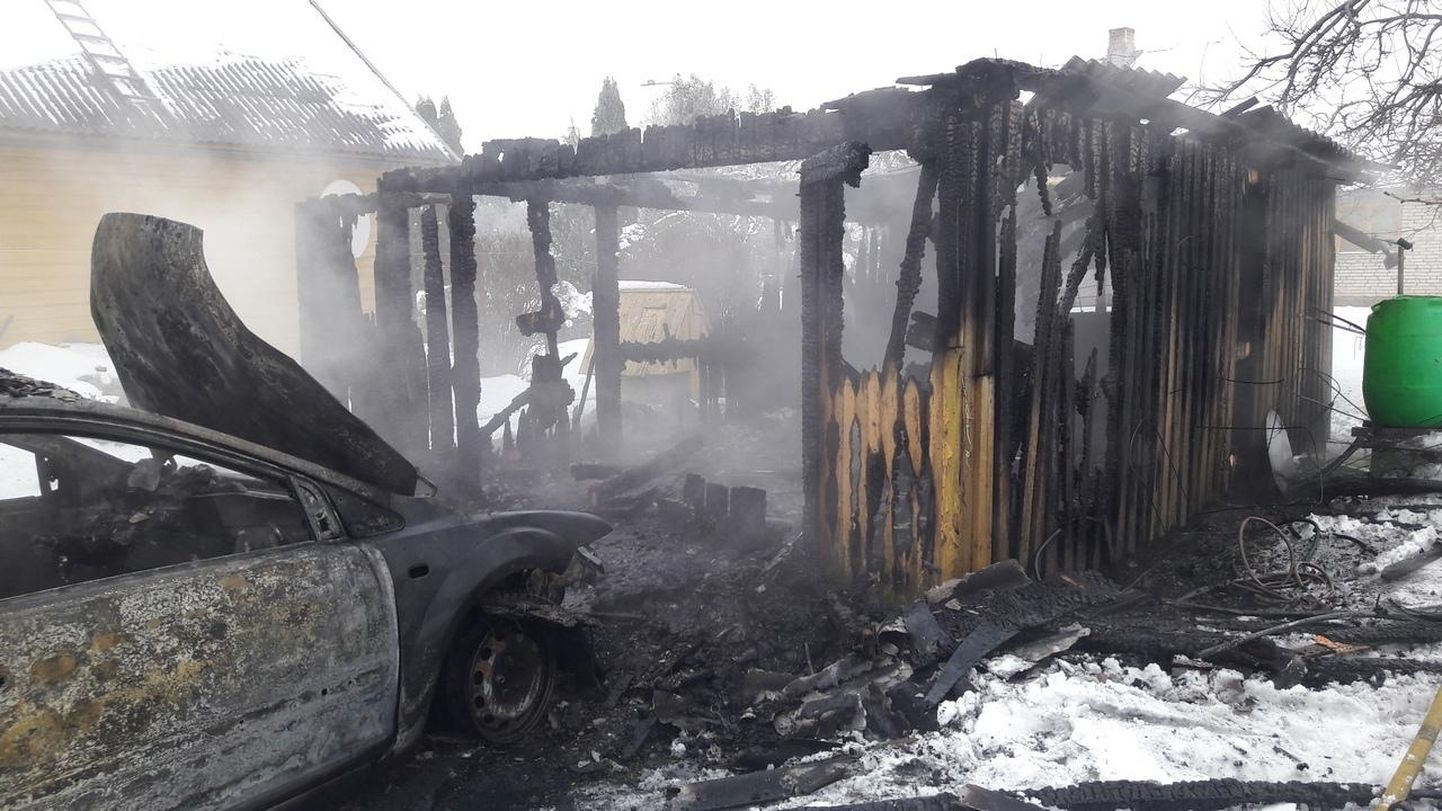 Karksi-Nuias hävis tulekahjus garaaž.