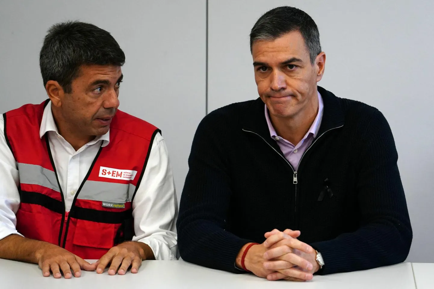 Carlos Mazón ja Pedro Sánchez (paremal)