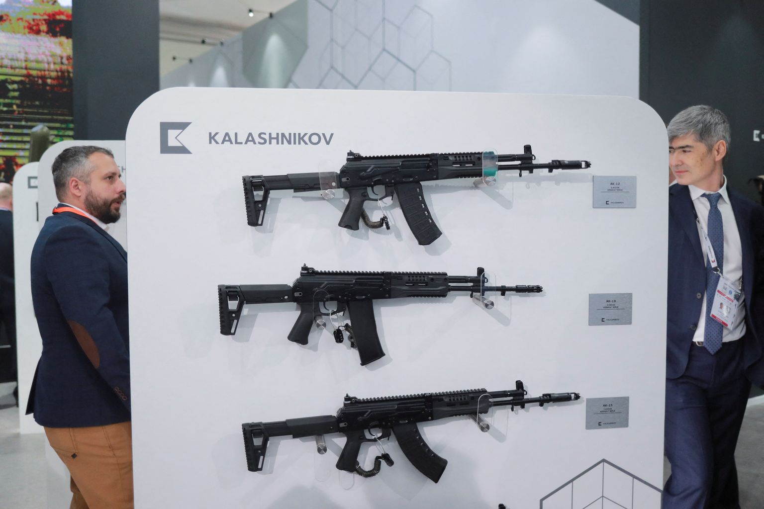 выставка вооружений в абу даби
