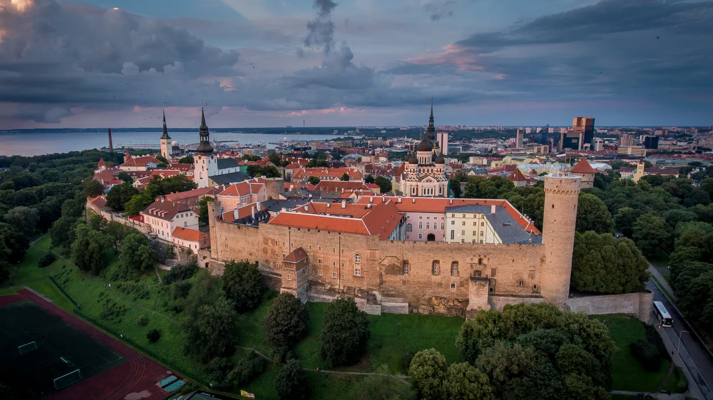 Vabariigi aastapäeval Toompea kohal drooni lennutada ei saa. Droonifoto.
