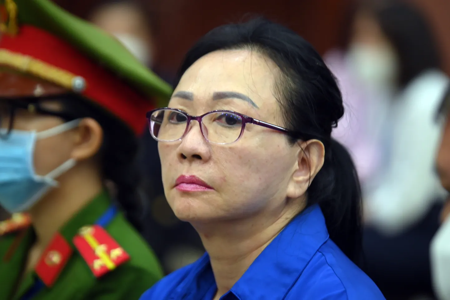 Vietnami ärinaine Truong My Lan, keda süüdistatakse suurpettuses, 3. detsembril 2024 Ho Chi Minhis kõrgemas kohtus. Kohus esitas talle ultimaatumi: kas üheksa miljardit dollarit või hukkamine.