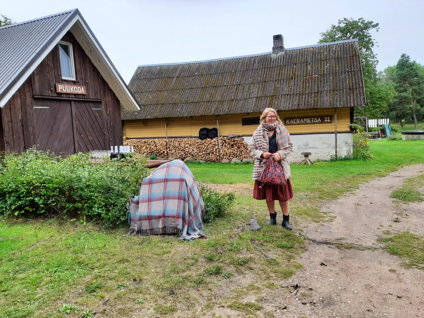 Mälestuskivi avamine Kihnus.