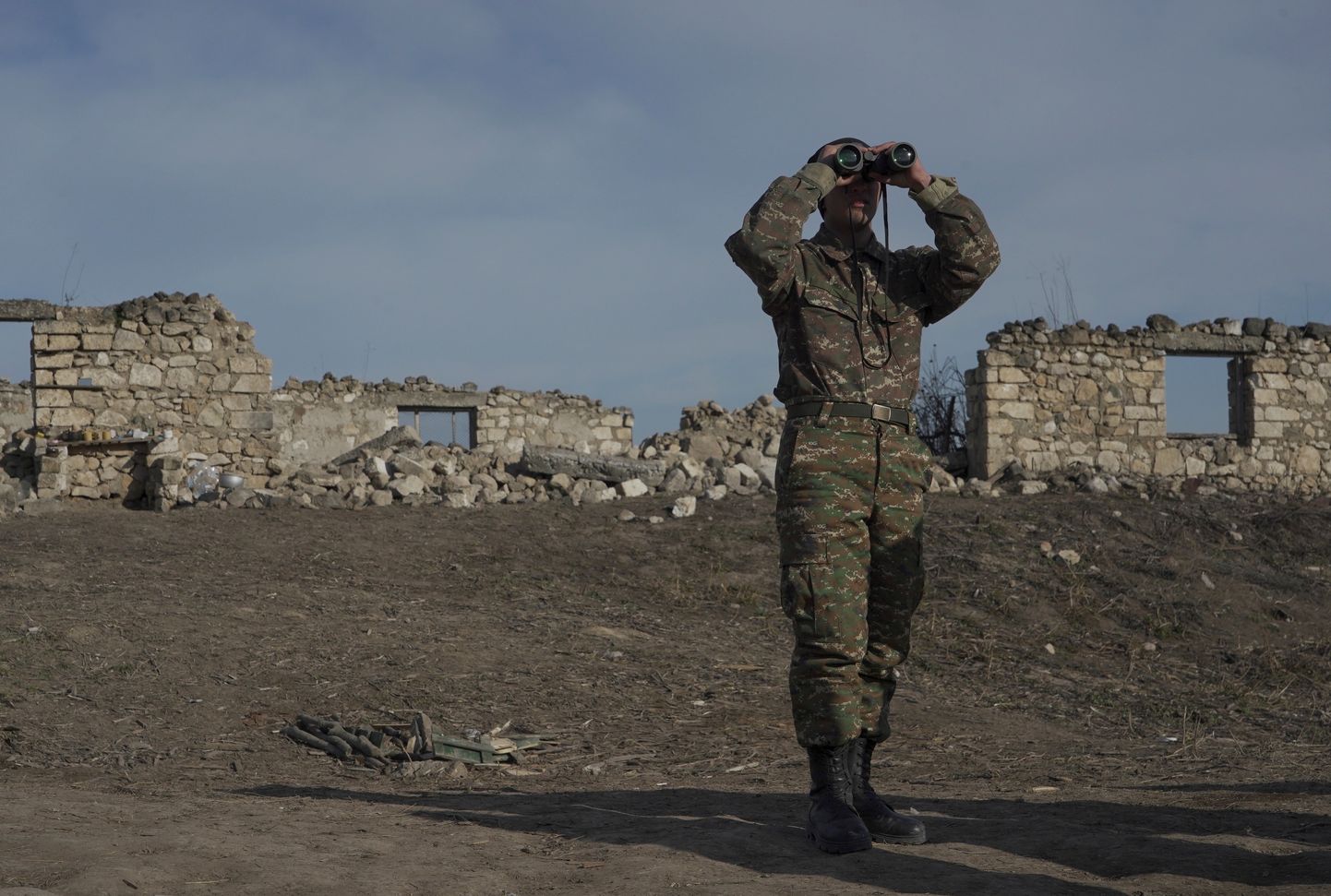 Armeenia rahvusest sõdur ühes Mägi-Karabahhi külas 11. jaanuar 2021.
