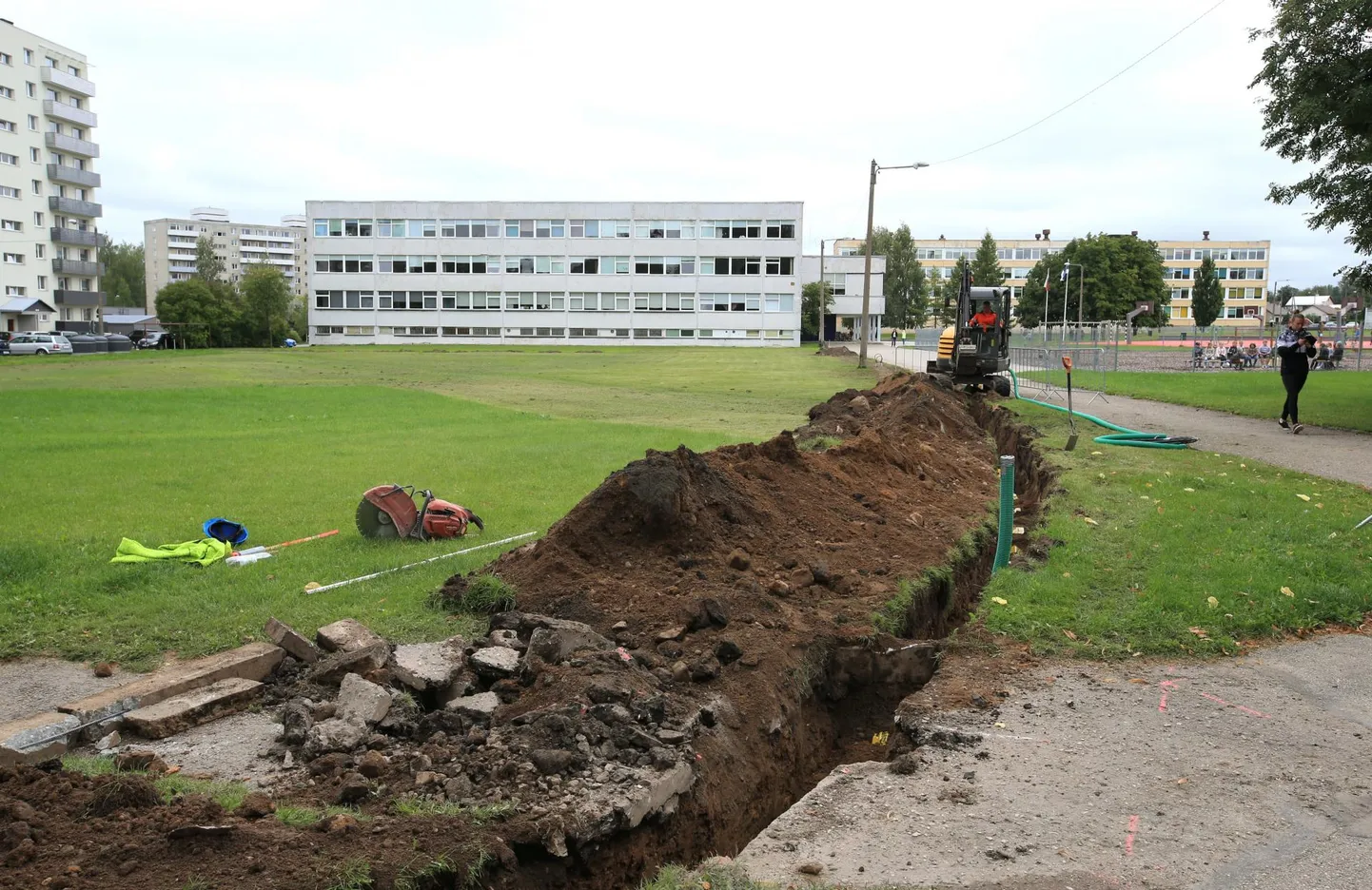 Annelinnas algas tänavavalgustite uuendamine eelmisel kuul. Eile käis Anne tänaval töö täie hooga
