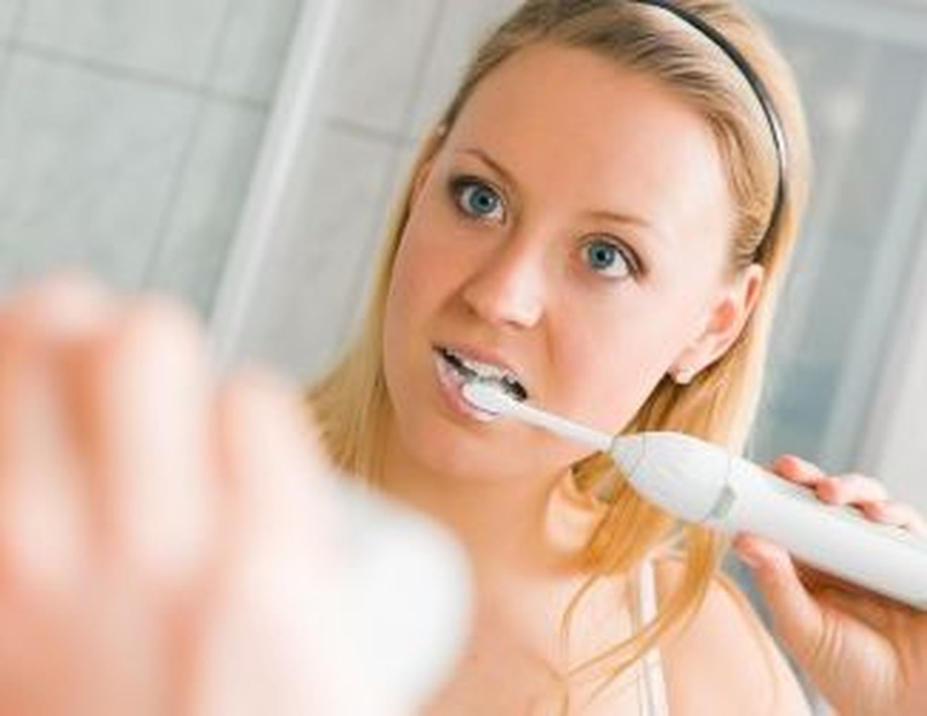 Päikesel töötava hambaharjaga ei pea kasutama hambapastat