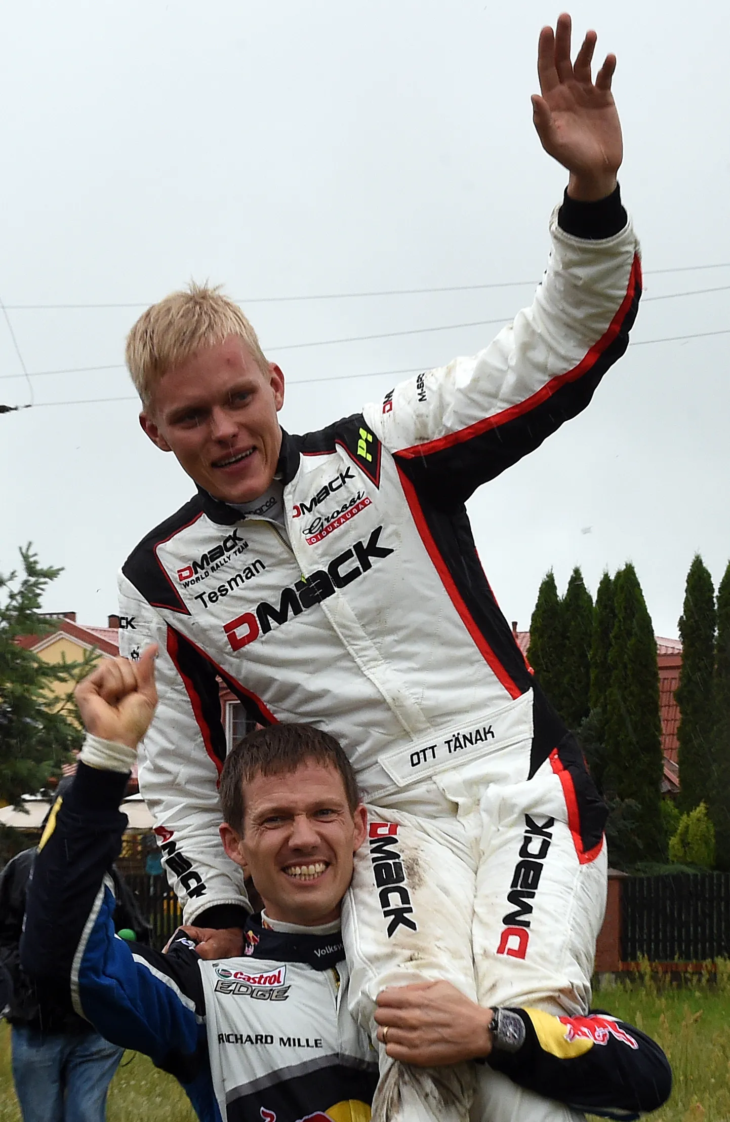 Sebastien Ogier (alumine) tunnustas 2016. aastal Ott Tänakut kui Poola ralli tegelikku võitjat