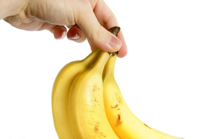 Лесбийская мастурбация огурцом и бананом с оральным сексом