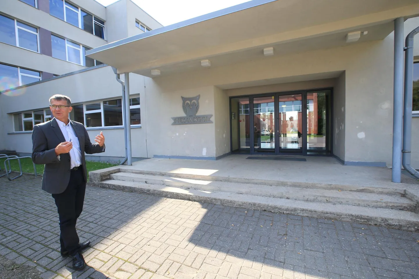 Puhja kooli ajakohastamise projekti alustas haldusreformieelne Puhja vald ja nüüd tegeleb sellega Elva vald. Elva vallavanema Toomas Järveoja sõnul vajavad aga valla mõni teine kool remonti palju rohkem kui üheksa aastat tagasi põhjalikult remonditud Puhja koolimaja.