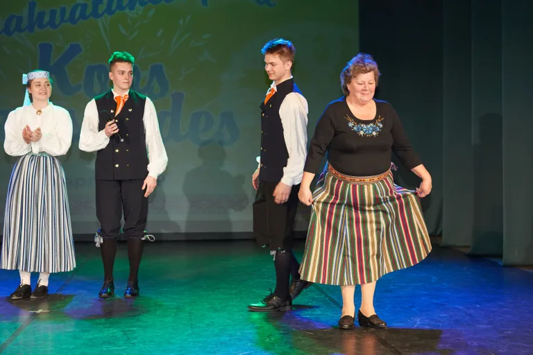 Reet Kukk ja C-rühma tantsijad.