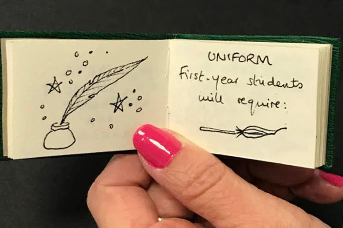 J.K. Rowlingi käsitsi kirjutatud miniraamat Sigatüüka koolist.