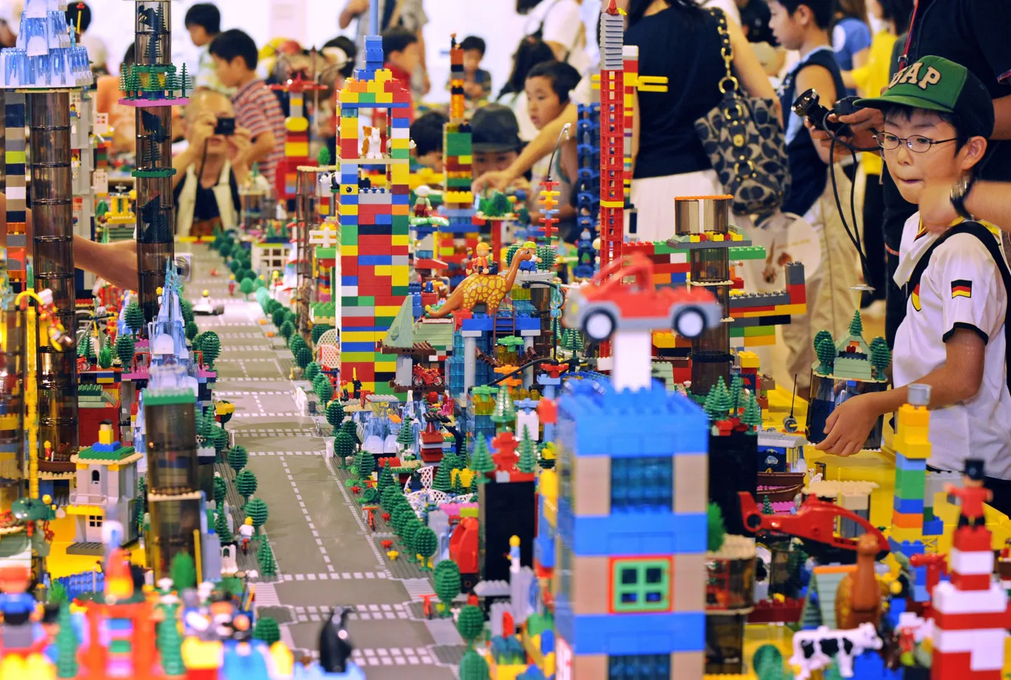 Lego suutis vaatamata rasketele aegadele tippu tagasi murda.