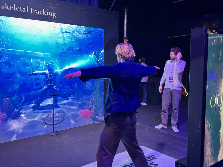 IT pakalpojumu zīmols “Ocean Labs” piedāvā kļūt par akvalangistu okeāna dzelmē.