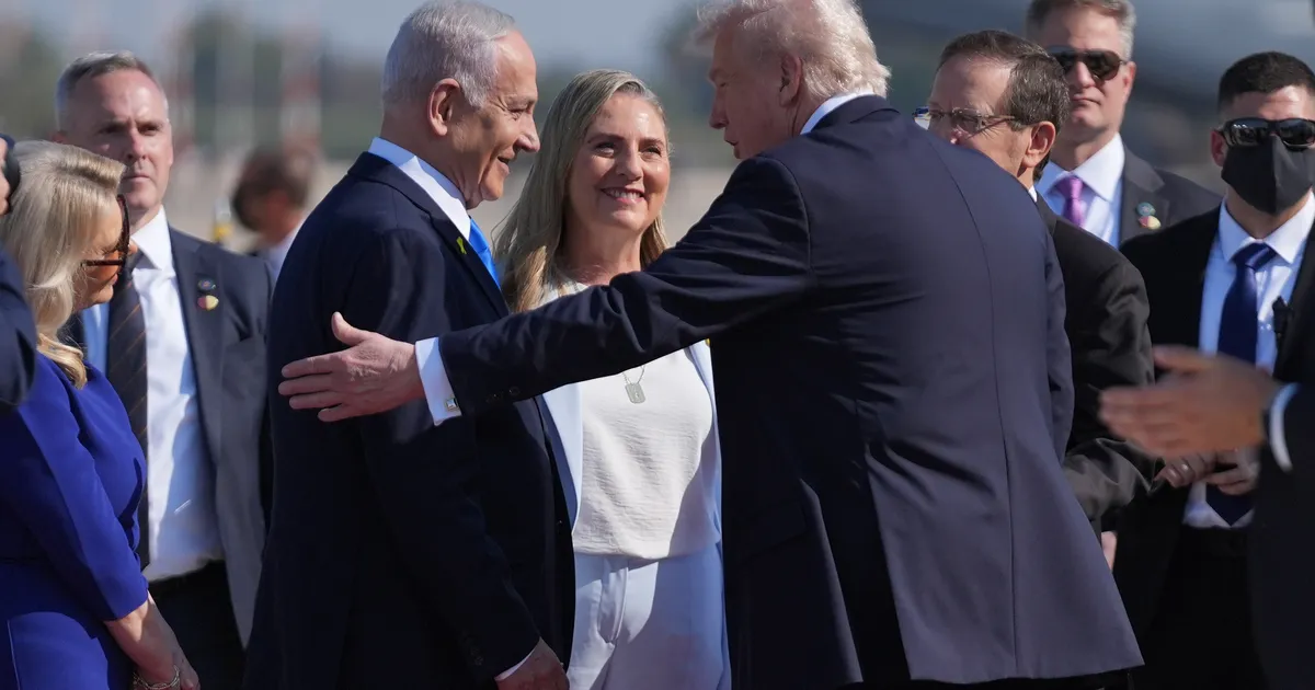 OTSEPILT ⟩ Hamas vabastas esimesed seitse pantvangi, Trump saabus Iisraeli