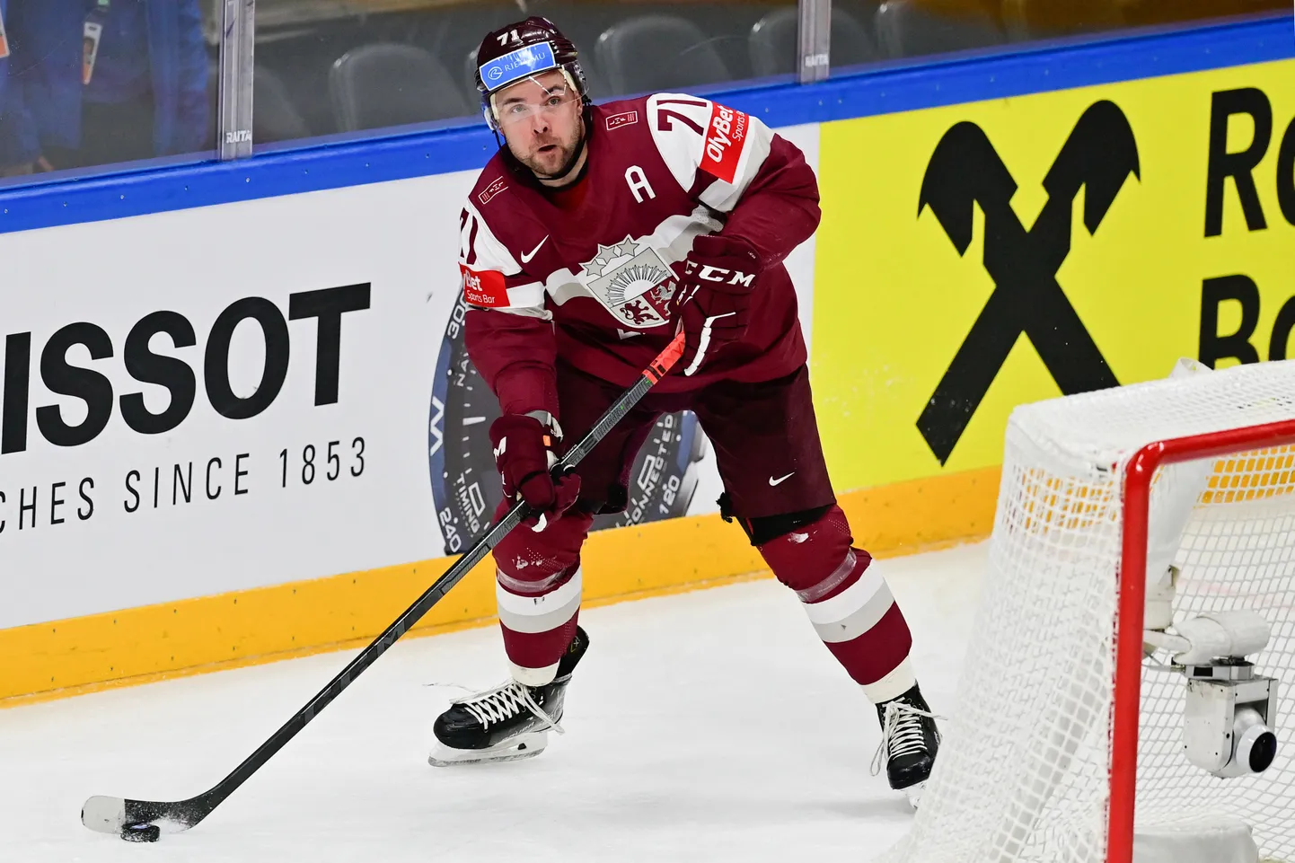 Latvijas hokejists Roberts Bukarts