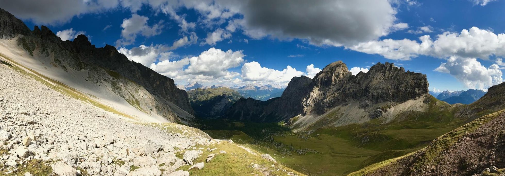 Dolomiitide uskumatud panoraamid nagu peo peal